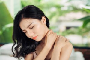 neck pain 95496165